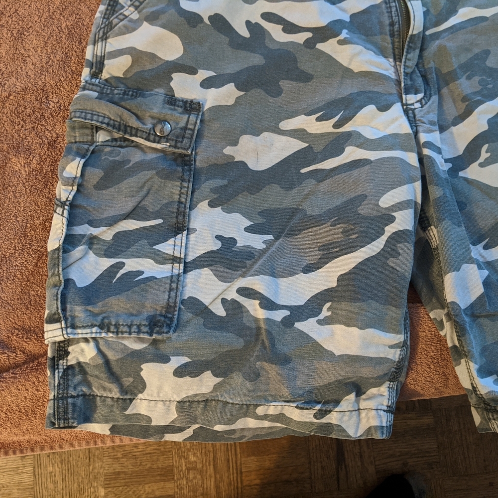 Men's Carhartt Cargo Shorts - Picture 5 of 5